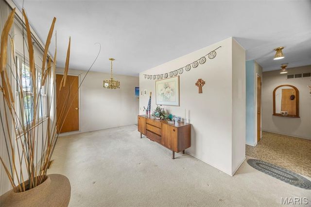 2700 Suffolk Place, Florissant, MO 63033