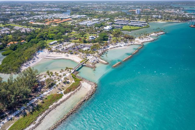 3164 Casseekey Island Road, Jupiter, FL 33477