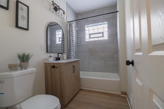 2335 N 44th STREET, Milwaukee, WI 53210