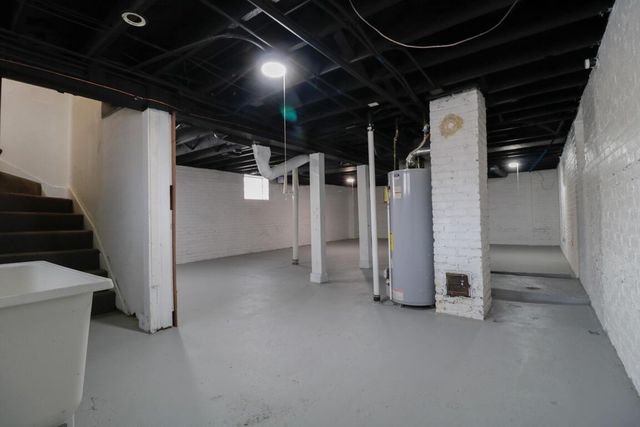 2335 N 44th STREET, Milwaukee, WI 53210