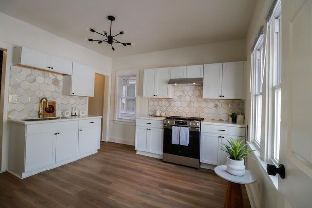 2335 N 44th STREET, Milwaukee, WI 53210