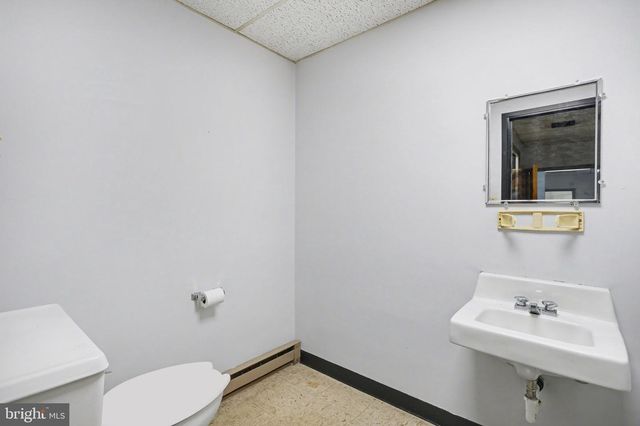 400 NATIONWIDE DR, Harrisburg, PA 17110