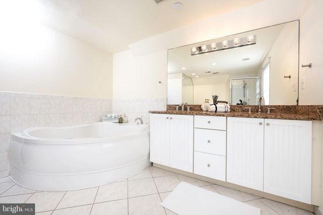 9125 COPENHAVER DR, Potomac, MD 20854