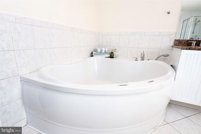 9125 COPENHAVER DR, Potomac, MD 20854