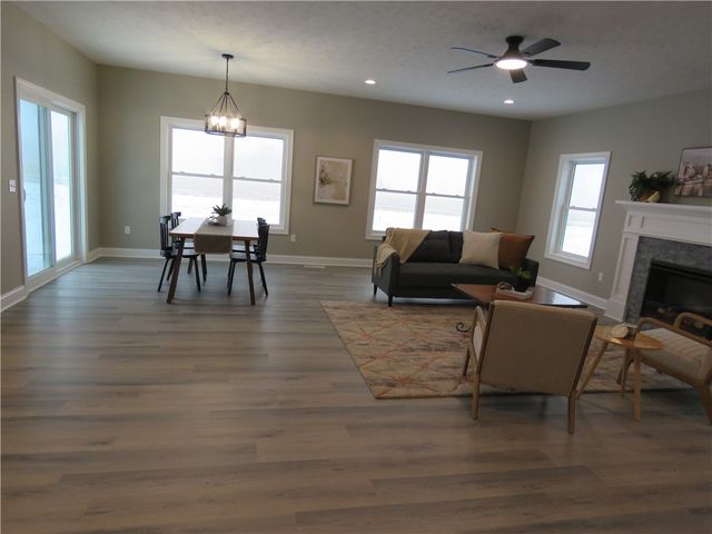 281 Collamer Rd, Parma, NY 14468