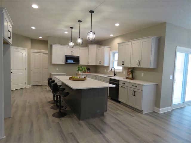 281 Collamer Rd, Parma, NY 14468