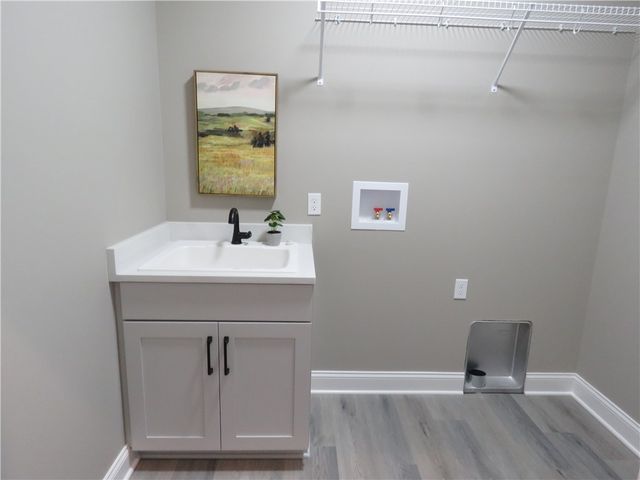 281 Collamer Rd, Parma, NY 14468