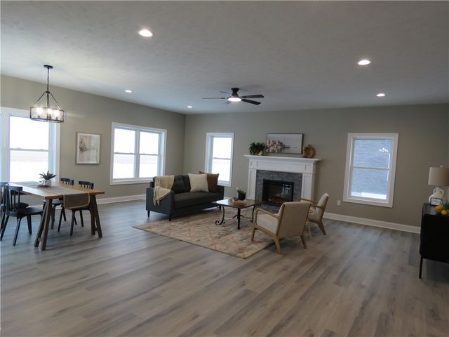 281 Collamer Rd, Parma, NY 14468