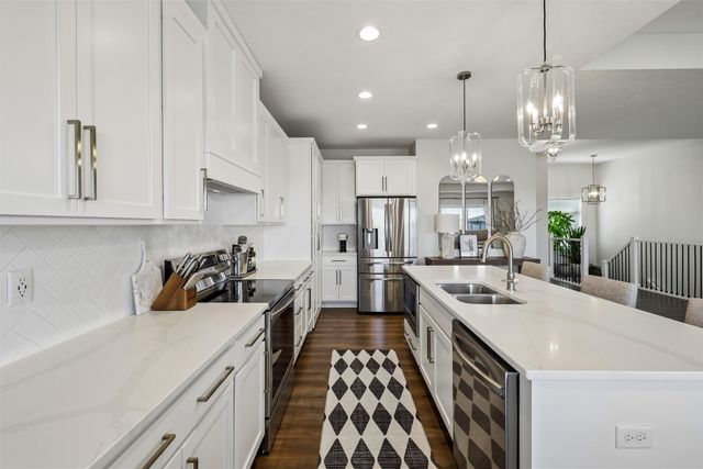 706 NE 57th Street, Ankeny, IA 50021