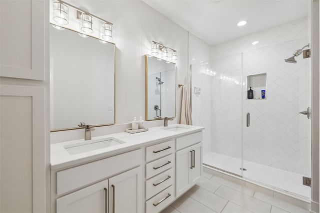 706 NE 57th Street, Ankeny, IA 50021