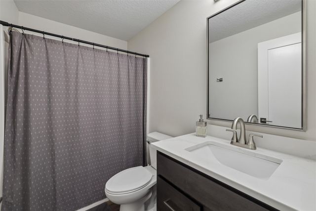 706 NE 57th Street, Ankeny, IA 50021