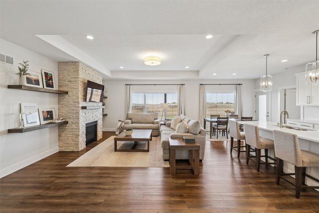 706 NE 57th Street, Ankeny, IA 50021