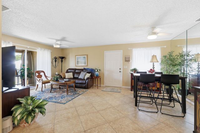 205 SE Village Dr Unit 205, Port St Lucie, FL 34952