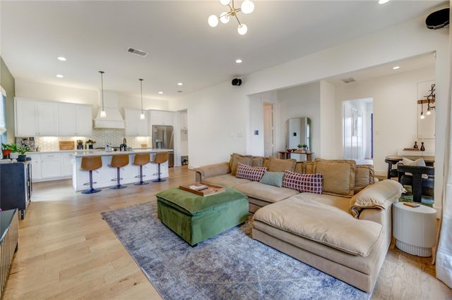 3515 Huntsford Drive, Houston, TX 77008