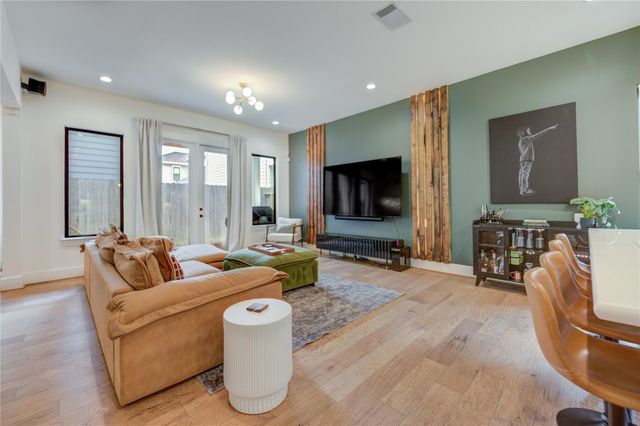 3515 Huntsford Drive, Houston, TX 77008