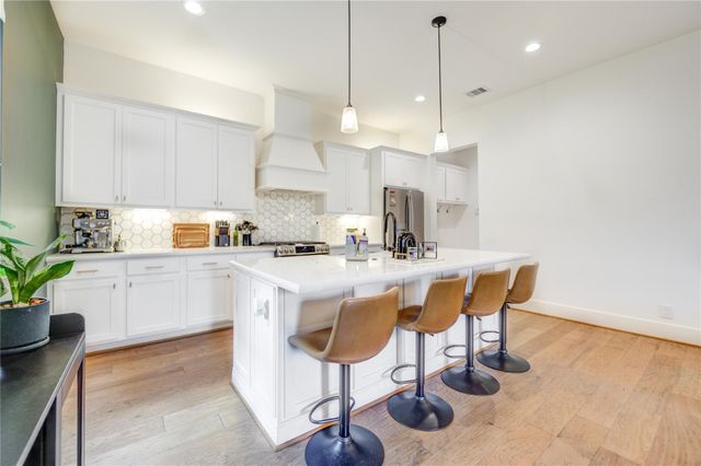 3515 Huntsford Drive, Houston, TX 77008