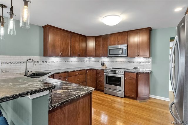 6727 Campbell Boulevard, Pendleton, NY 14094