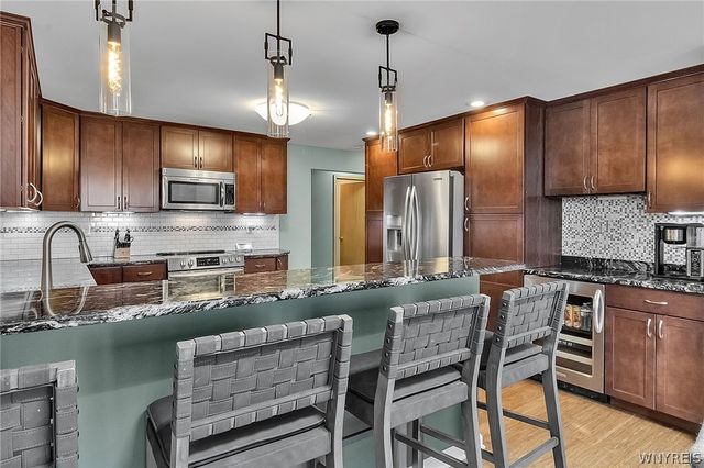 6727 Campbell Boulevard, Pendleton, NY 14094