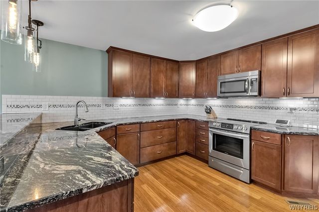 6727 Campbell Boulevard, Pendleton, NY 14094