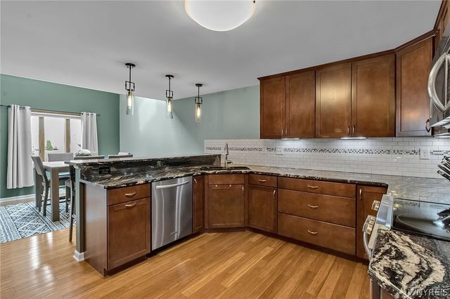 6727 Campbell Boulevard, Pendleton, NY 14094