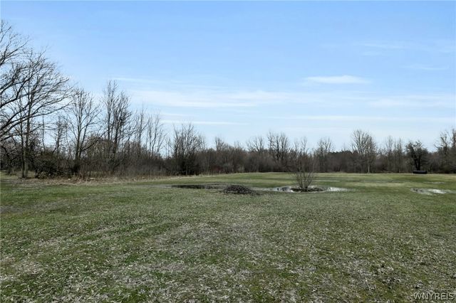 6727 Campbell Boulevard, Pendleton, NY 14094