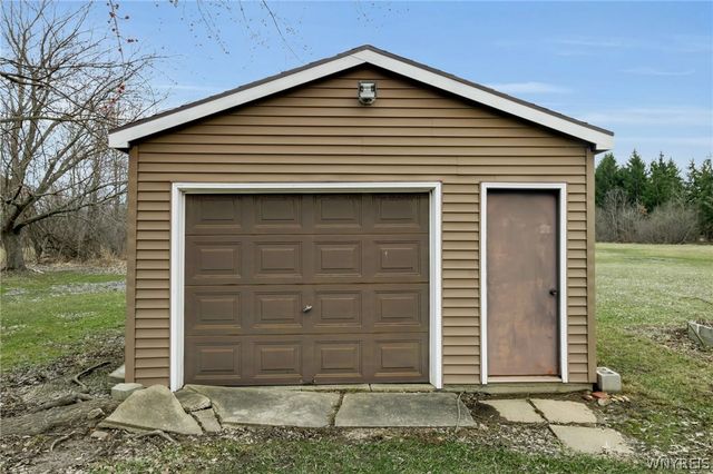 6727 Campbell Boulevard, Pendleton, NY 14094