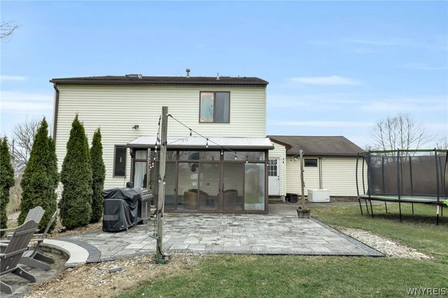 6727 Campbell Boulevard, Pendleton, NY 14094