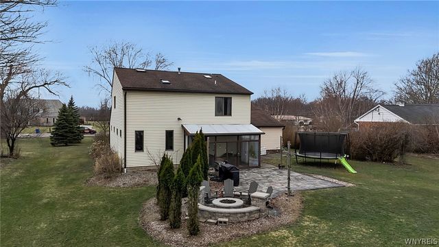 6727 Campbell Boulevard, Pendleton, NY 14094