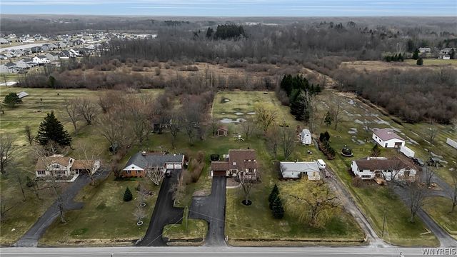 6727 Campbell Boulevard, Pendleton, NY 14094