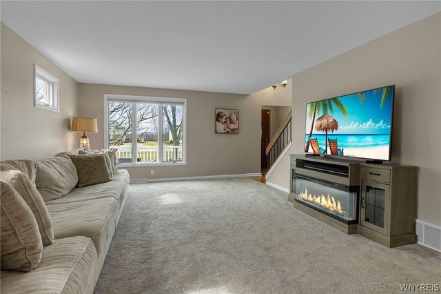 6727 Campbell Boulevard, Pendleton, NY 14094