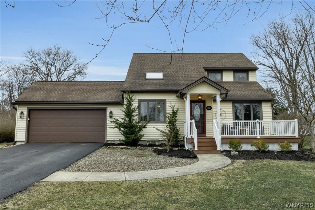 6727 Campbell Boulevard, Pendleton, NY 14094