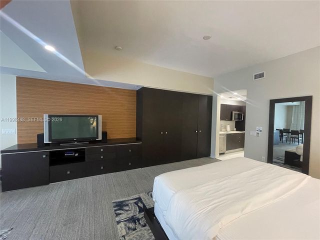 5300 NW 87th Ave 1103, Doral, FL 33178