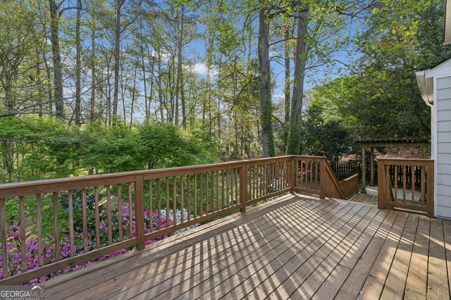 1880 Whispering Willow Way SW, Lilburn, GA 30047