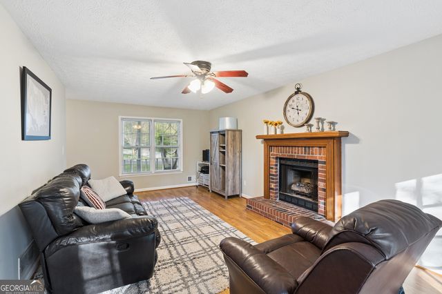 1880 Whispering Willow Way SW, Lilburn, GA 30047