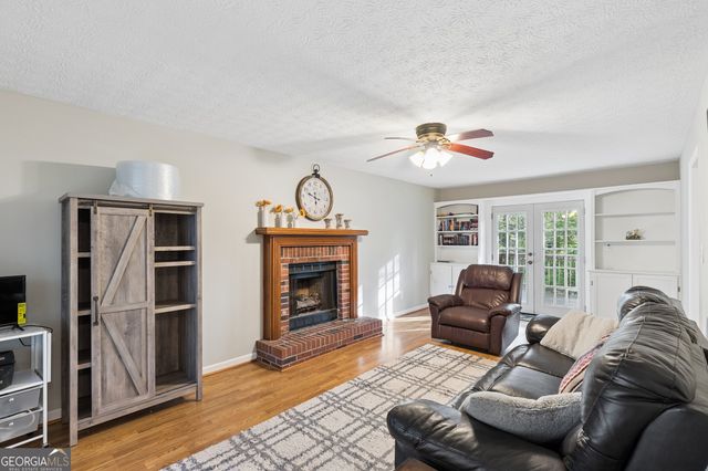 1880 Whispering Willow Way SW, Lilburn, GA 30047