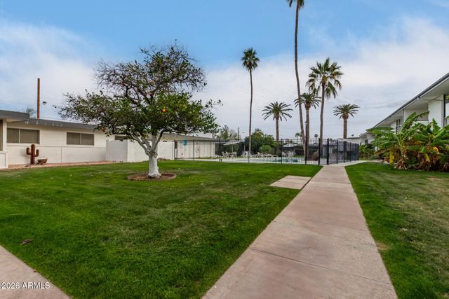 3270 E CAMELBACK Road 213, Phoenix, AZ 85018