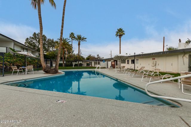3270 E CAMELBACK Road 213, Phoenix, AZ 85018