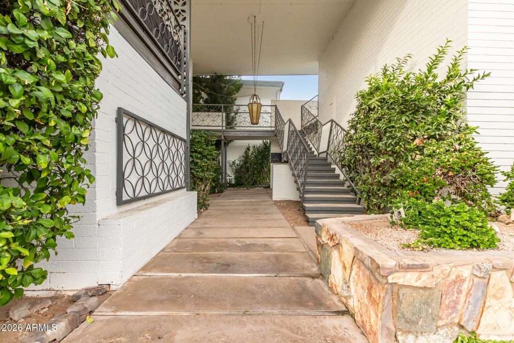 3270 E CAMELBACK Road 213, Phoenix, AZ 85018
