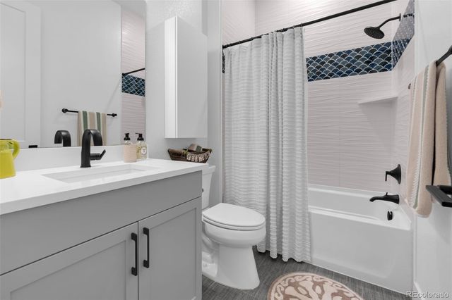 2104 Bellcove Drive, Castle Pines, CO 80108