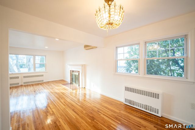 20 Oak Ridge Gate, Danbury, CT 06810