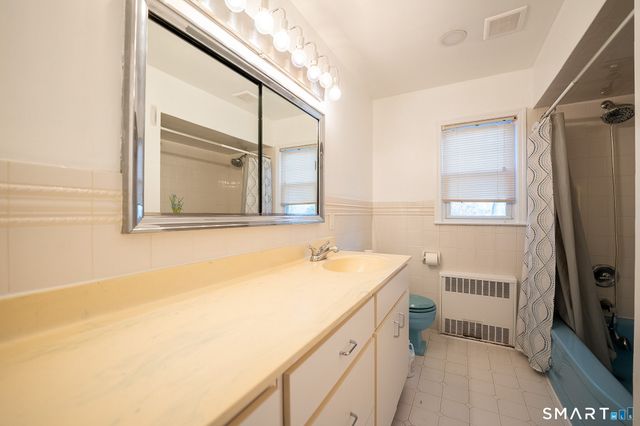 20 Oak Ridge Gate, Danbury, CT 06810