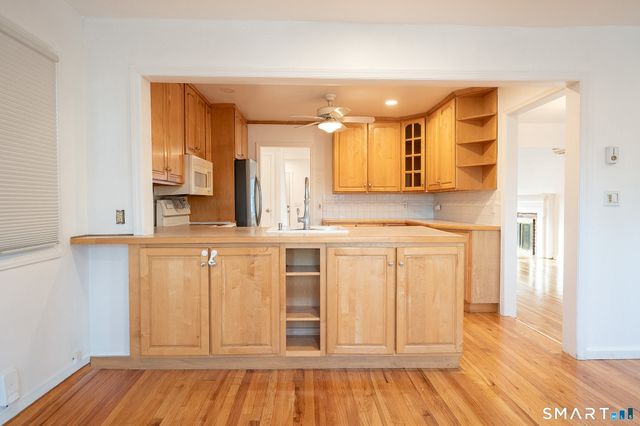 20 Oak Ridge Gate, Danbury, CT 06810