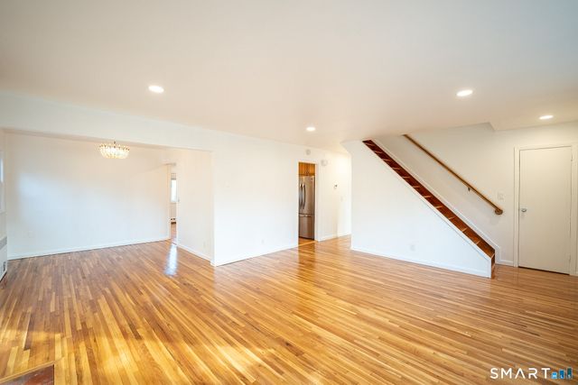 20 Oak Ridge Gate, Danbury, CT 06810