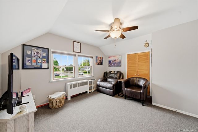 72 Walnut Lane, Hicksville, NY 11801