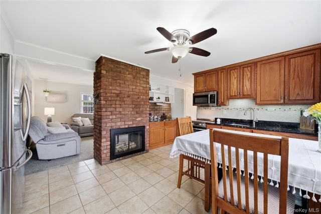 72 Walnut Lane, Hicksville, NY 11801