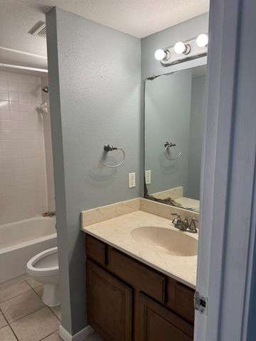 10100 S Gessner Road 106, Houston, TX 77071
