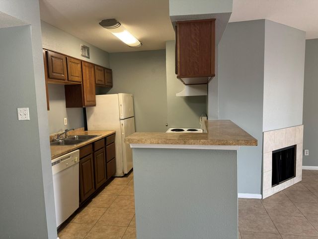 10100 S Gessner Road 106, Houston, TX 77071