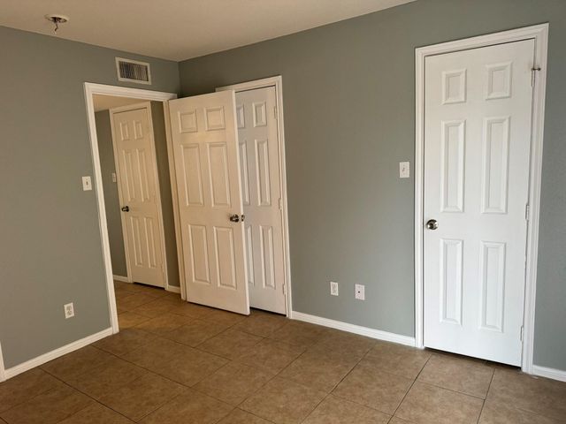 10100 S Gessner Road 106, Houston, TX 77071