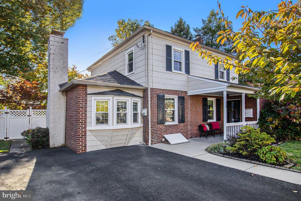 Image 1 of property listing at 118 TWINING RD, Oreland, PA 19075