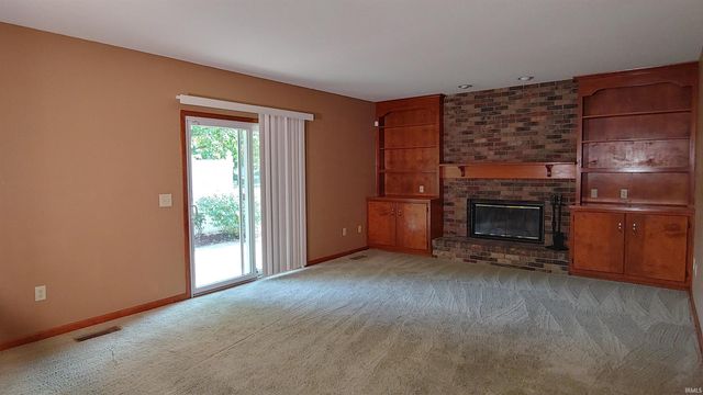 8929 DUNMORE Lane, Fort Wayne, IN 46804